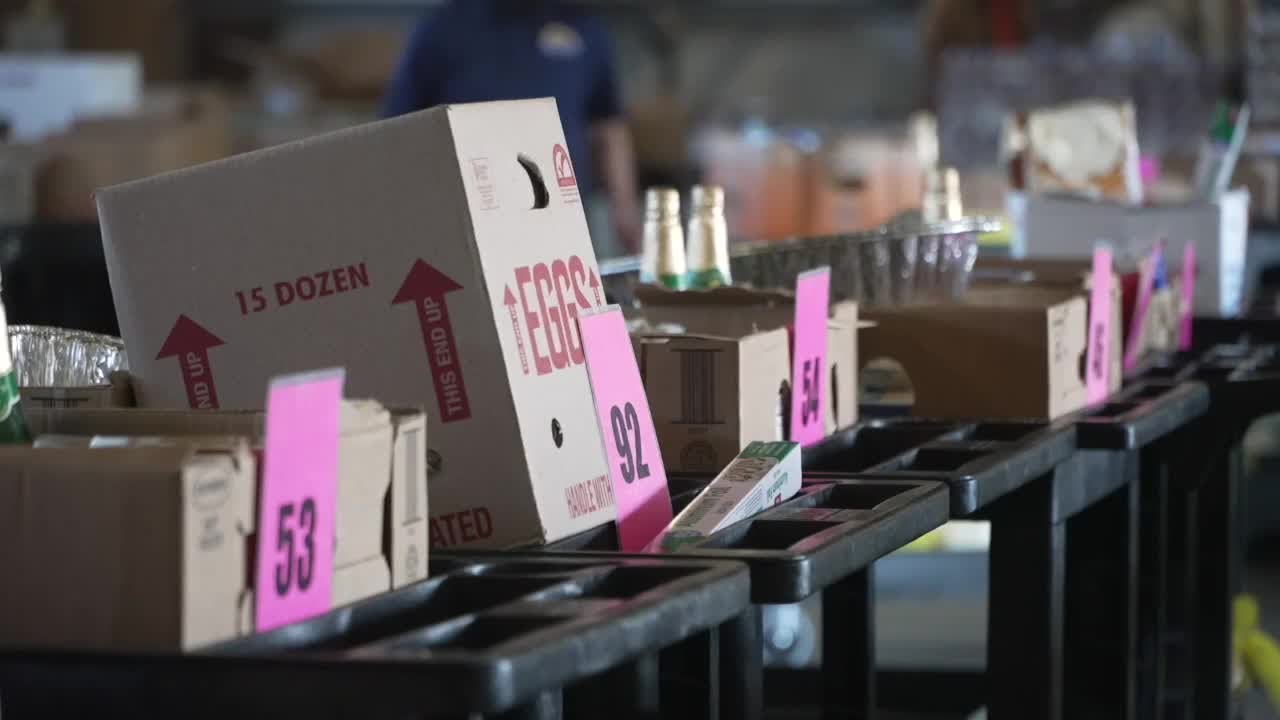 Golden Empire Gleaners distributes Christmas food baskets for first time in 40-year history