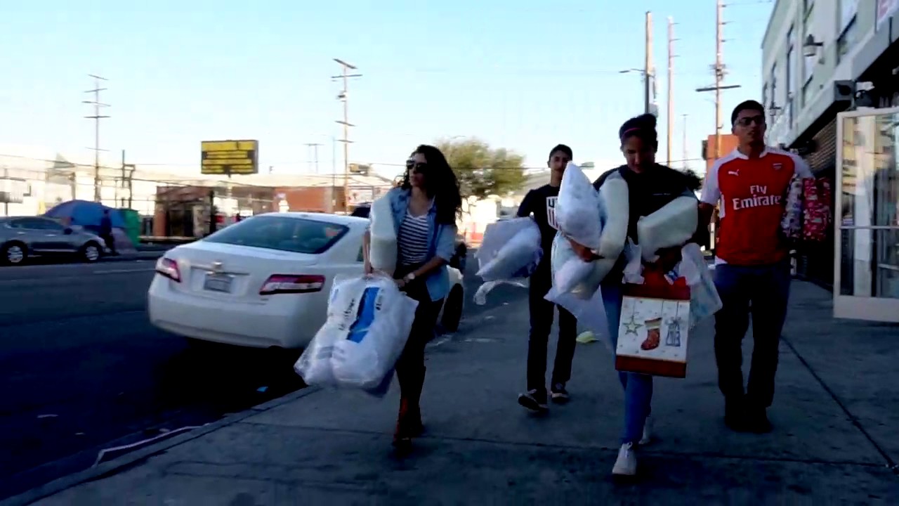 HOLIDAY LIGHT CLIP ONE