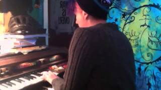 Playing My New Kimball 700