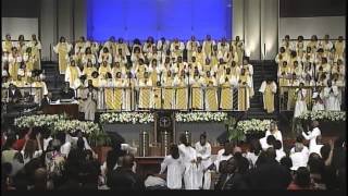 Video thumbnail of ""Come Thou Almighty King" Anthony Brown & FBCG Combined Choir (ANOINTED CHOIR)"