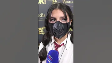 Амина Tenderlebay говорит на азербайджанском