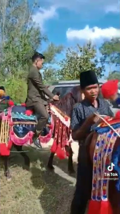 ini adalah adat Madura pernikahan Anas fikry dan Novitasari
