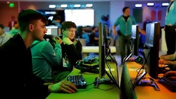 Microsoft HoloLens - Jump In and Start Creating