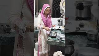 Garmi Mein Easy Dinner Recipe | Anda Salan &amp; Chawal#shortsfeed #housewifelife @Nishavlog-42