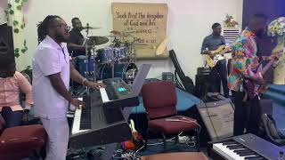 DIANA HAMILTON Afrobeat Mashup Live At Trinity Baptist Ghana
