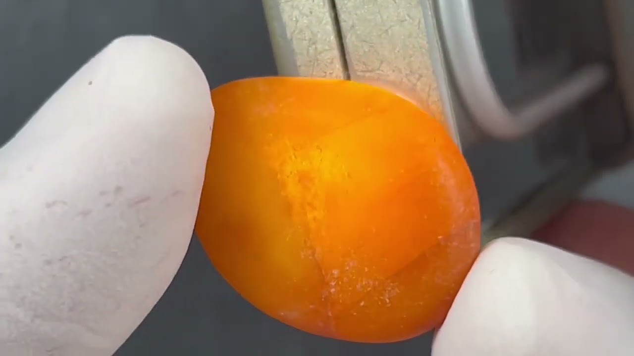 和田玉（ホータンぎょく）「無着色・紅玉」原石 10.2g - パーフェクト