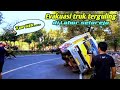 PROSES EVAKUASI TRUK MUATAN TEBU TERGULING DI LAHOR SELOREJO.