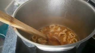 COCINANDO CON CARLA :ARROZ CON CALAMARES Y GAMBAS