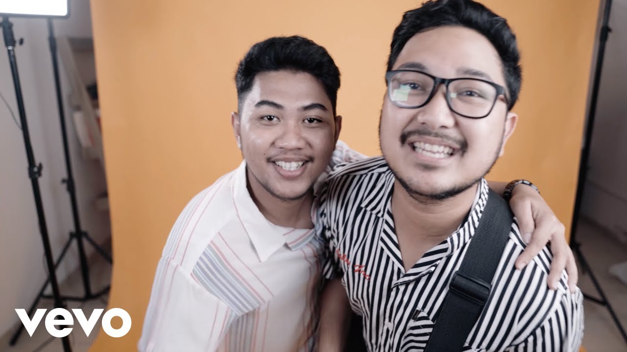 Watch Austyn - Need U (feat. Wsa) on YouTube Watch Austyn - Need U (feat. Wsa) on YouTube