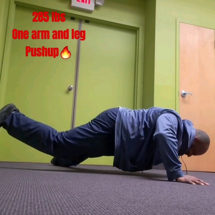 PUSHUPS ONE ARM And LEG 285 Lbs OBESE YouTube pushups-one-arm-and-leg-285-lbs-obese-youtube