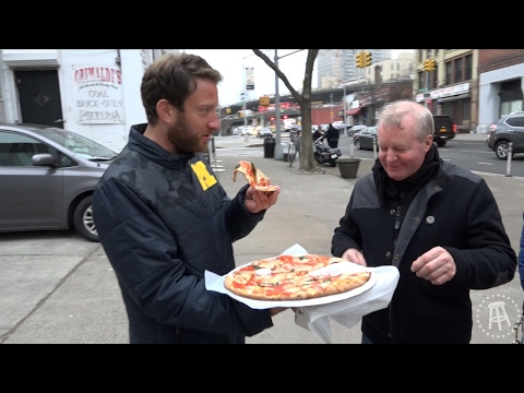 Video: Pizzeria Grimaldi di DUMBO: Piza Terkenal Brooklyn