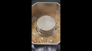 ビアレッティ ブリッカ 直火式エスプレッソメーカーでコーヒーをいれよう！【コーヒー】 - How to use Bialetti Brikka #Shorts