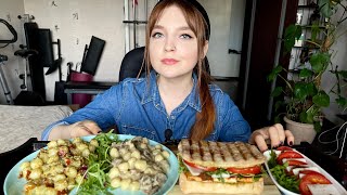 видео: Мукбанг | Панини, ньокки с песто, с грибами, капрезе | Mukbang | Panini, gnocchi with pesto, caprese картинка: Мукбанг | Панини, ньокки с песто, с грибами, капрезе | Mukbang | Panini, gnocchi with pesto, caprese