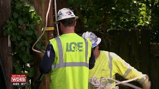 Crews continue working to restore power to thousands of people in Louisville