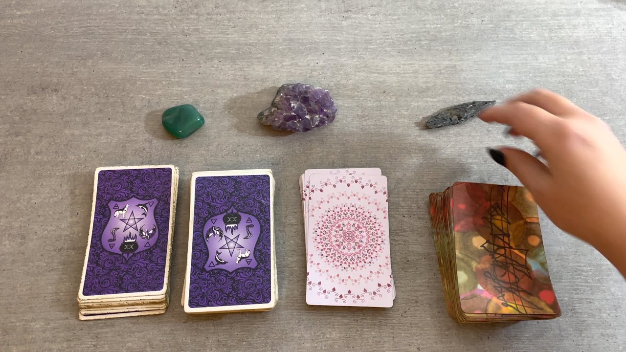 O QUE DEVO FAZER EM RELAÇÃO A ELE(A)? O QUE MUDARÁ ENTRE A GENTE? | Tarot responde!