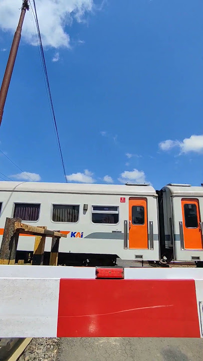 mentahan video kereta api | keren nih buat story wa
