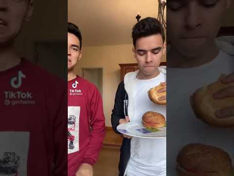 فديو مضحك جدا التوينز ارجو منكم الاشتراك في القناة واعمل لايك ممكن يا محترمين