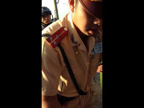 Video CSGT NGÃ BA THAI LAN ĐỒI ĂN HỐI LỘ - youtube
