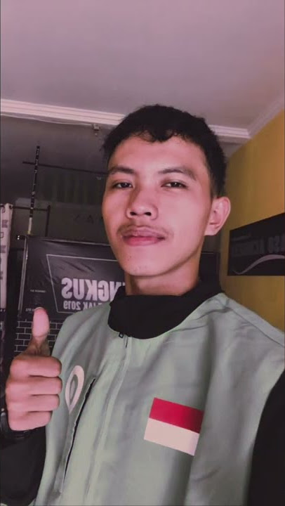 TUKANG OJEK ONLINE GANTENG WKWKW