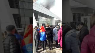 горит автосалон Рольф на ул.савушкина в Санкт-Петербурге 28 марта 2018г.