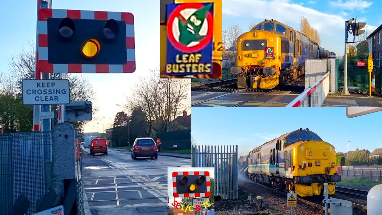 (Class 37s Railhead Treatment Train) Brough East Level Crossing, East Riding of Yorkshire