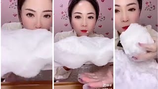 Ajing eating soft squeaky crunches of deep freezer frost 😍🤤IceAsmr ❤️❄️ screenshot 2