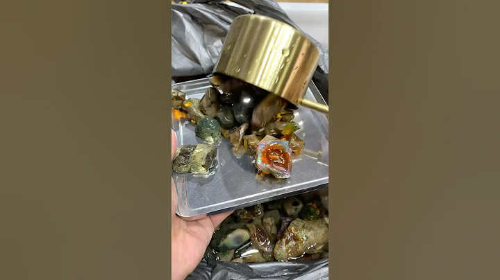 1 medium size scoop of Ethiopian water opal for Billie from the US #gemstones #opal #crystaldealer