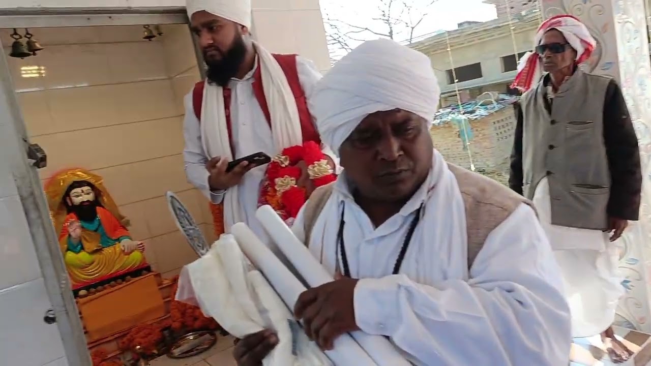 हरजिंदर जी महाराज  और उनके संग भैया लाल भगत जी राजेश मास्टर साहब के घर काकोरी जौनपुर में पहुंचे