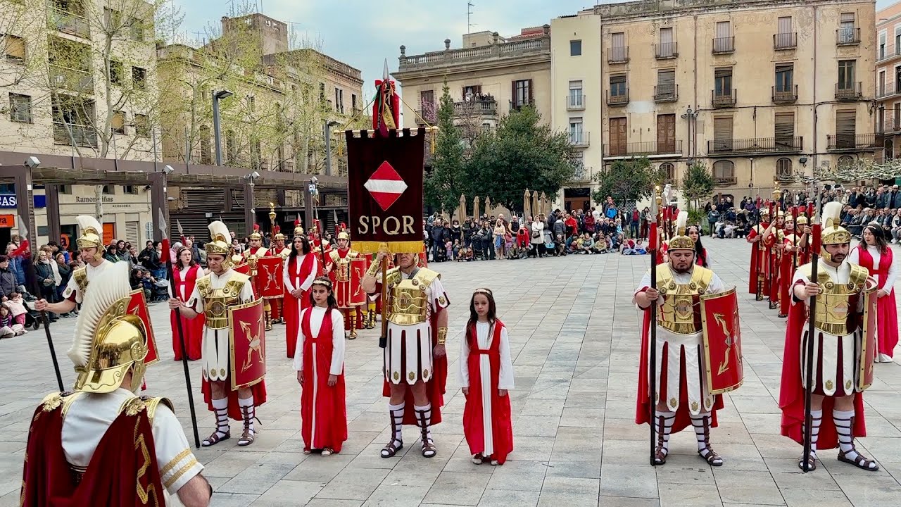 PUJADA DELS MISTERIS fins la pl del Blat i EXHIBICIÓ DELS ARMATS al Pati (Setmana Santa 2024 Valls)