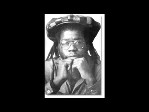 Putar Stop Fight Rastafari - Macka B