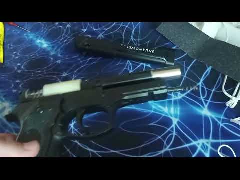 обзор и разборка игрушечного пистолета beretta (air soft gun c.18)