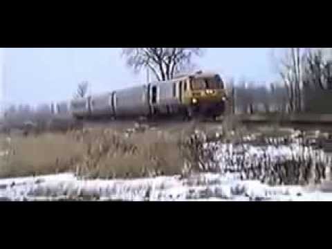 Машинист спасается перед аварией поездов