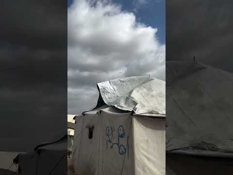 تخيل ان تعيش بتلك الخيام هل ستحميك من برد الشتويه  غزه