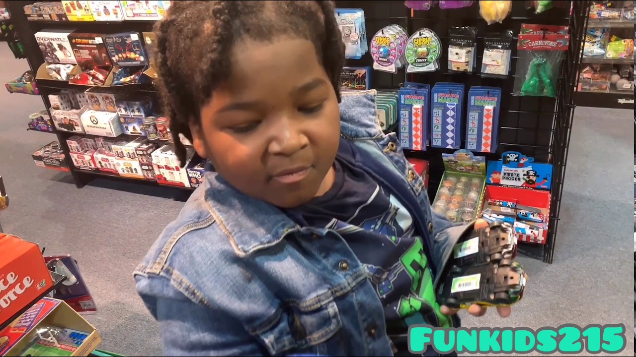 Toy store fun & Dj savage took me too madea show it was lit 🔥🔥🔥