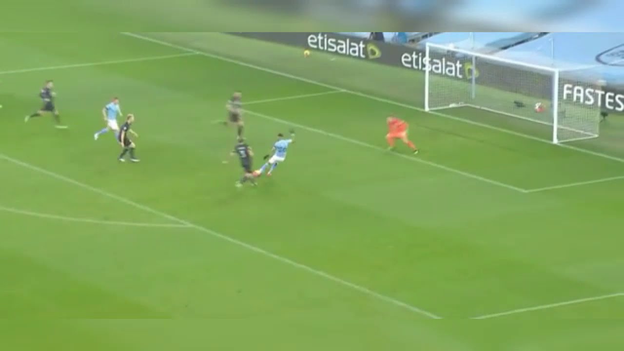 شاهد تألق رياض محرز والهاتريك الجميل footdz