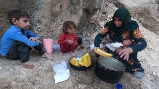 Documentary on the life of a lonely nomadic woman living in the mountains with her child