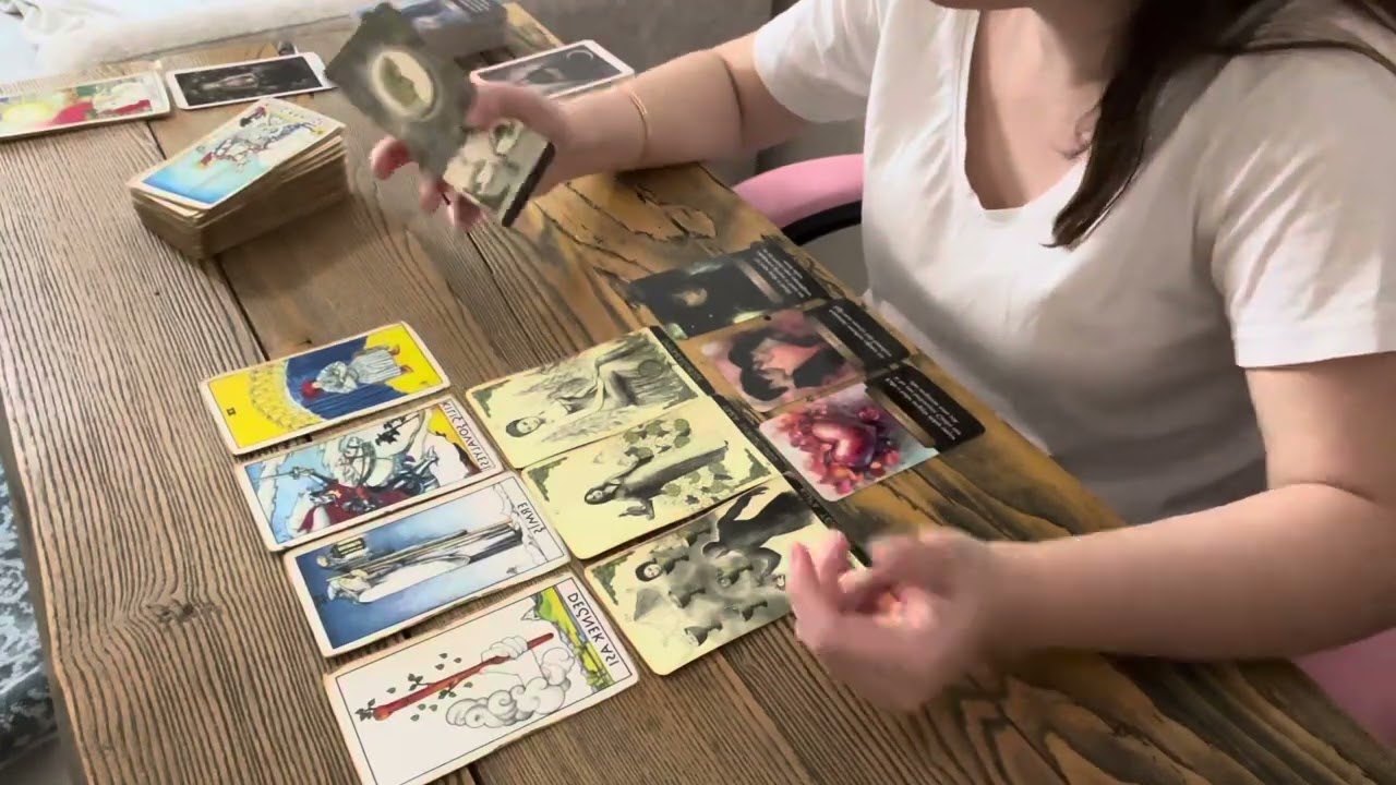 AKLINDAKİ KİŞİ TAROT| KORKULARI, DUYGULARI VE DÜŞÜNCELERİ ✨