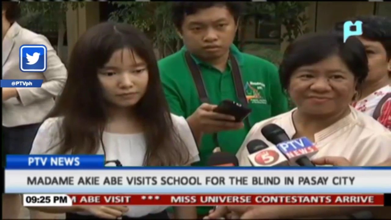 Madame Akie Abe visits school for the blind in Pasay City