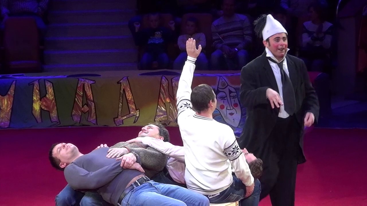 Davis Vassallo Magic Chairs. 8th World Festival of Clowns in Yekaterinburg. Anatoly Marchevsky