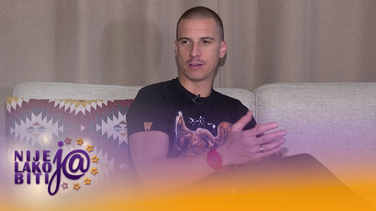 I danas postoje dvorske lude na estradi - Milan Mitrović