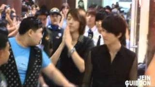 Fancam 100910 CNBLUE - Stalking in Thailand