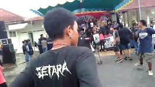 Download Lagu Rebellion rose rangkul kembali MP3