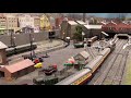 Keine spielzeugeisenbahn ein modellbahnkleinstadtdiorama in spur n