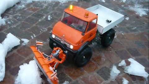 Unimog 406 Snow Plow