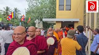 Download Lagu බුදු සසුනට එරෙහි NPP අනුරගේ නිරගමික ගැරහුම් පිටුදකින මහා සඟ සමුළුව MP3