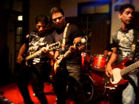 Banda HAADJ -Guns N' Roses Nightrain (Covers) - YouTube