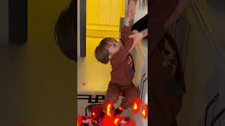 Yerde Lav Var Oynadık. Bugün Saat 1700Da Yayında