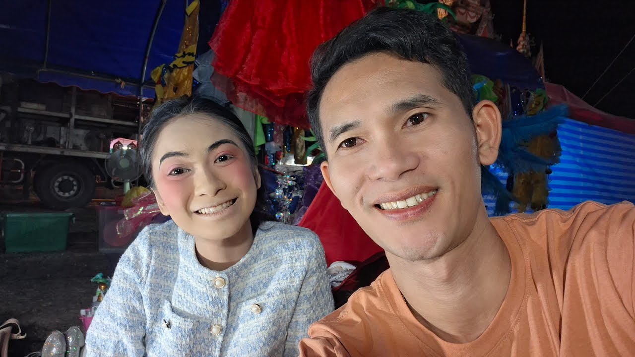 ถึงงานแล้วจ้า