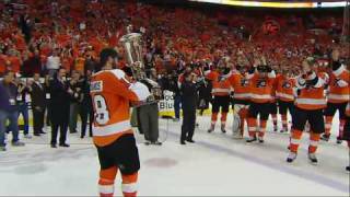 Nhl.com quick pick: flyers captain mike richards accepts the prince of
wales trophy for winning 2010 eastern conference finals.