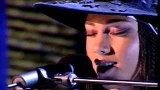 Alicia Keys   How Come You Don't Call Me Live @ Soul Train Lady Of Soul Awards 29 Aug 2001